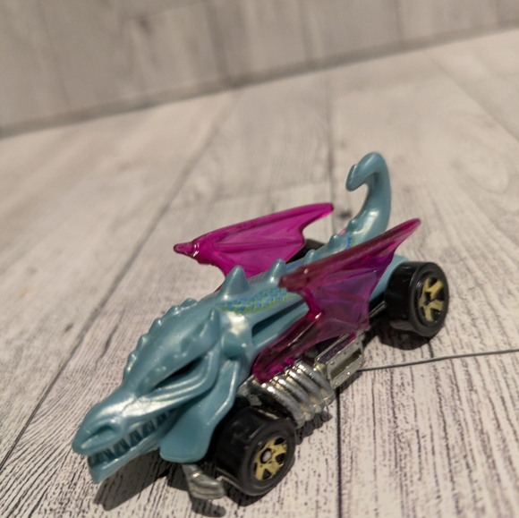 Hot wheels Dragon Racer Toy Car with Pink Wings - Picture 3 of 4